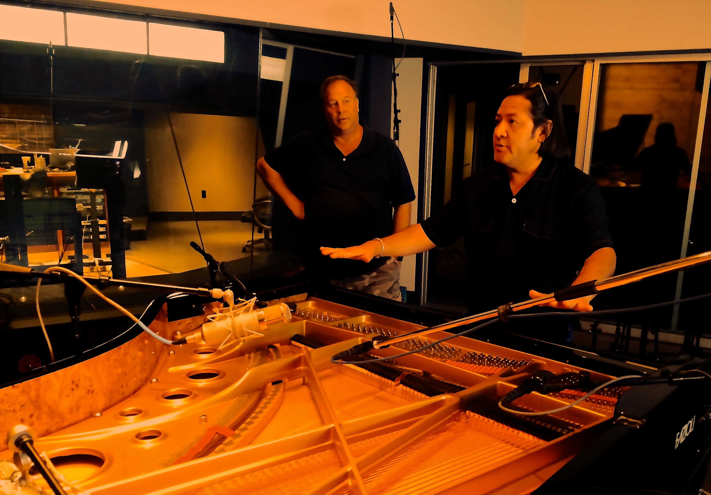 AN INTERVIEW WITH DOUGLAS MORTON (PRESIDENT & FOUNDER) OF Q UP ARTS by Thorsten Meyer 34 Bob Michael Faz