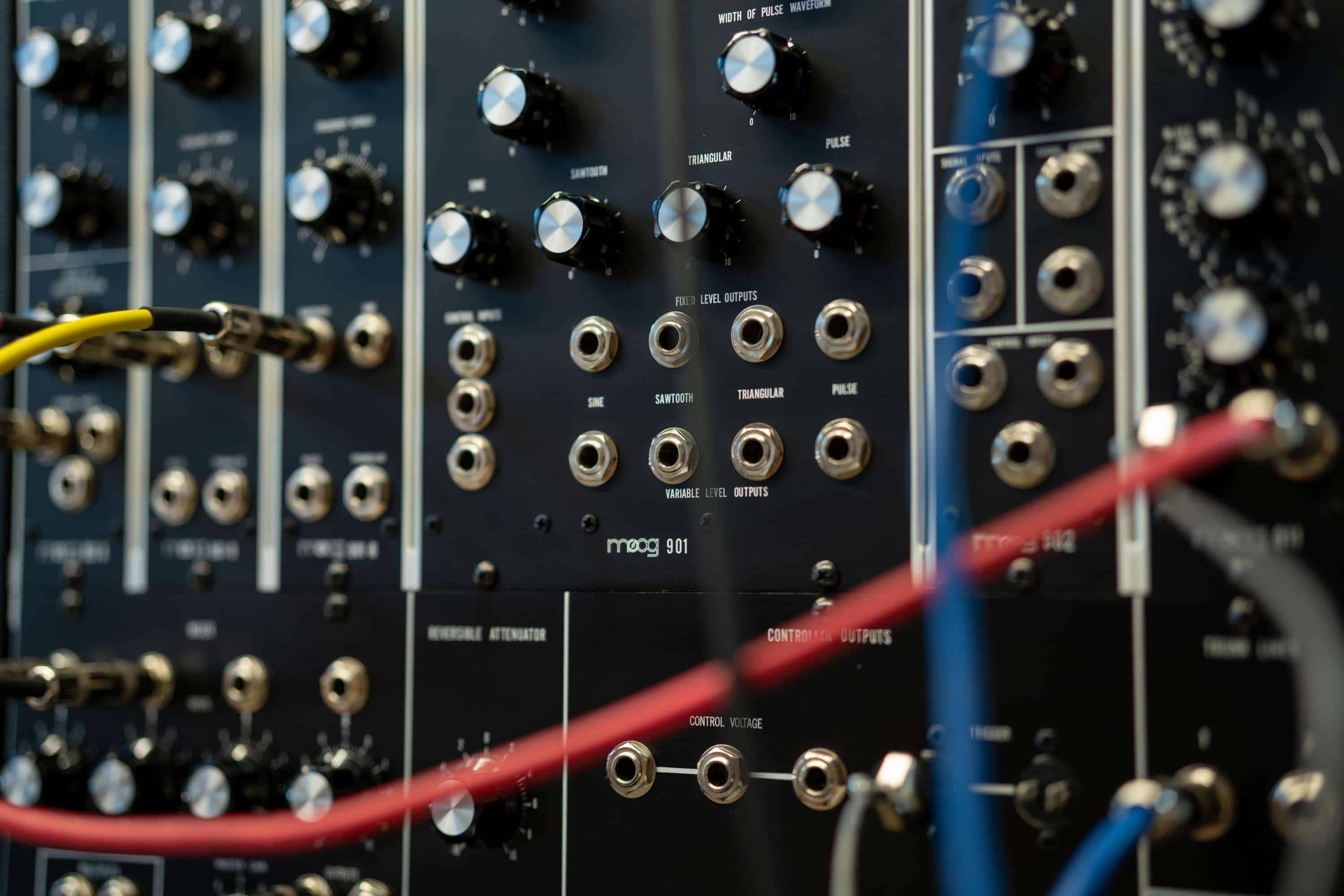 Moog Reissues its Condensed Model 10 Modular Synth 31 Model 10 Beauty 8 0