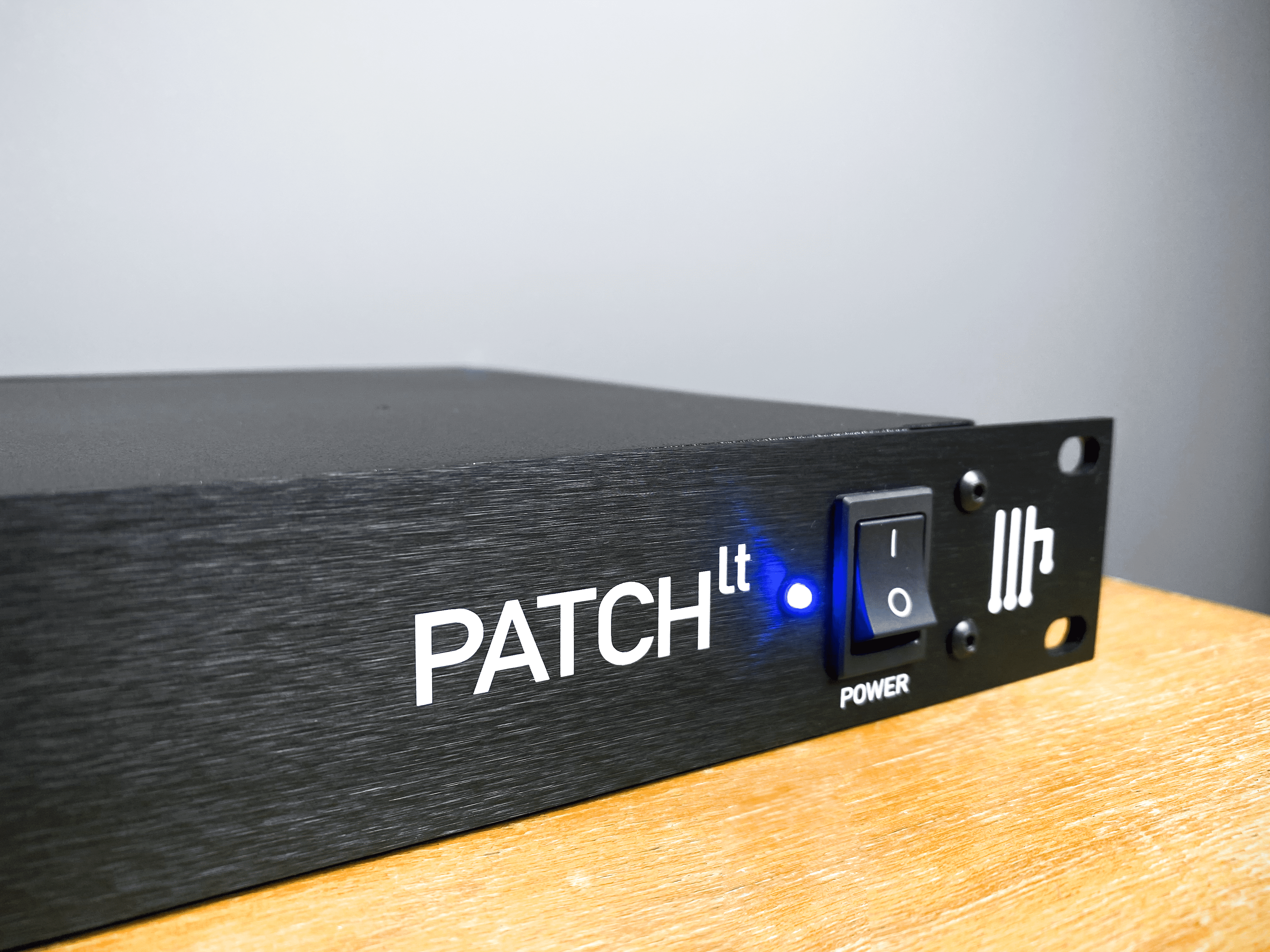 Flock Audio Propagates Patch Digitally-controlled, 100%-analog Patch Bay Routing System Selection With LT and XT Hardware 31 PATCH LT 04