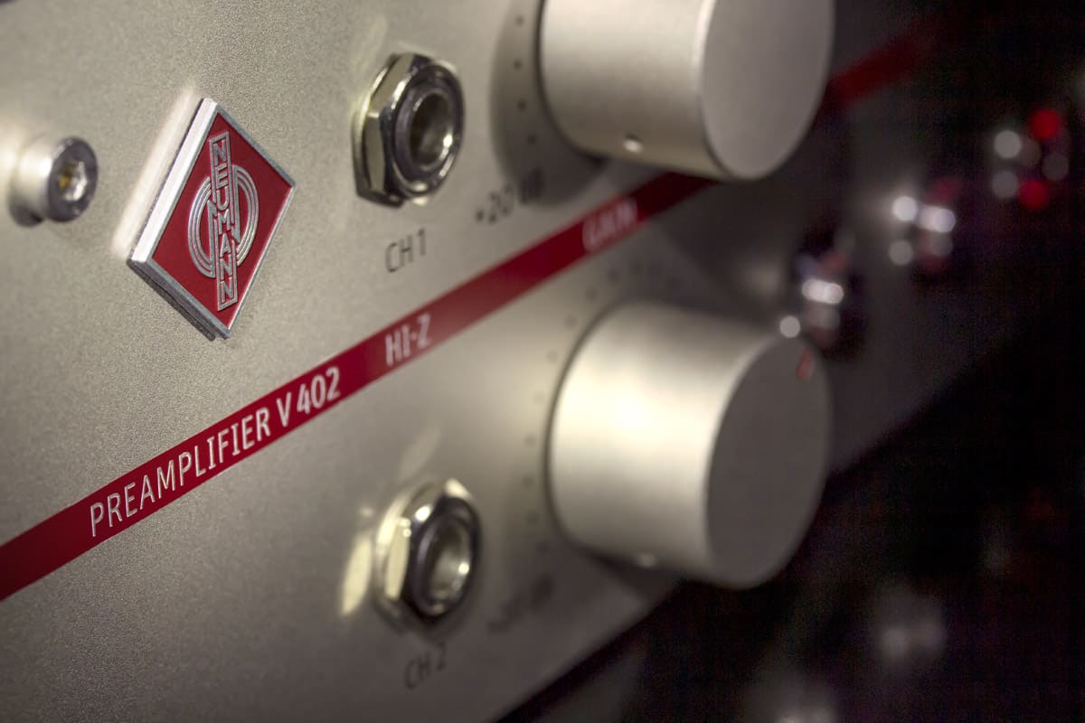 Neumann Introduces The V 402 PREAMP 31 x1 V 402 Macro 6 Neumann PreAmp G