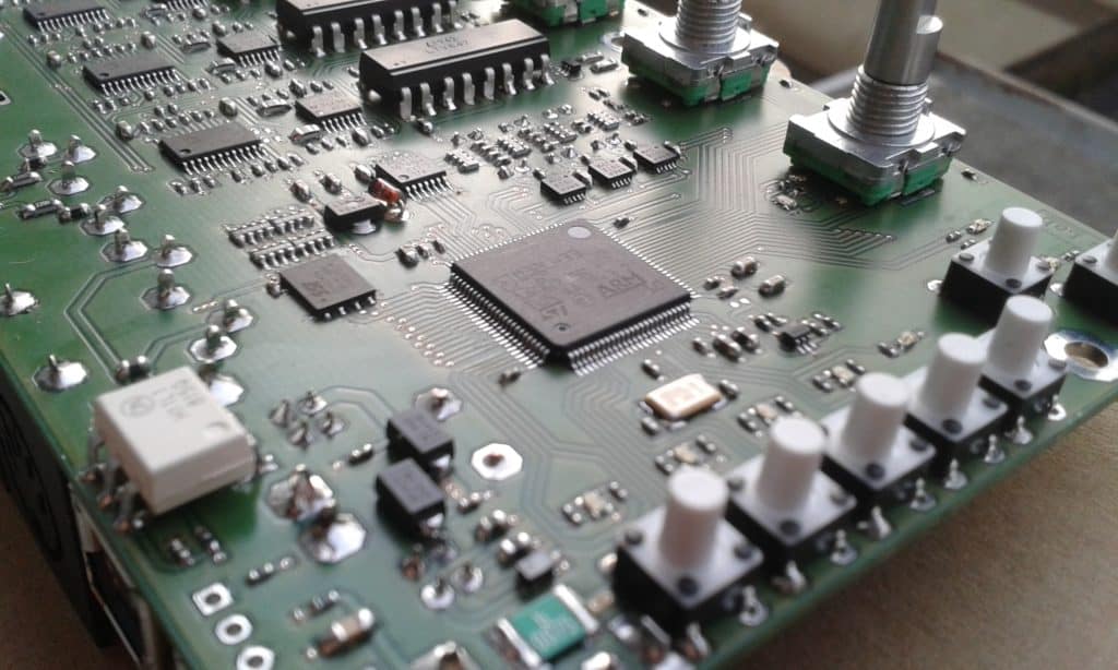 Töörö - Hybrid Polyphonic Supersynth 10 tooro inside