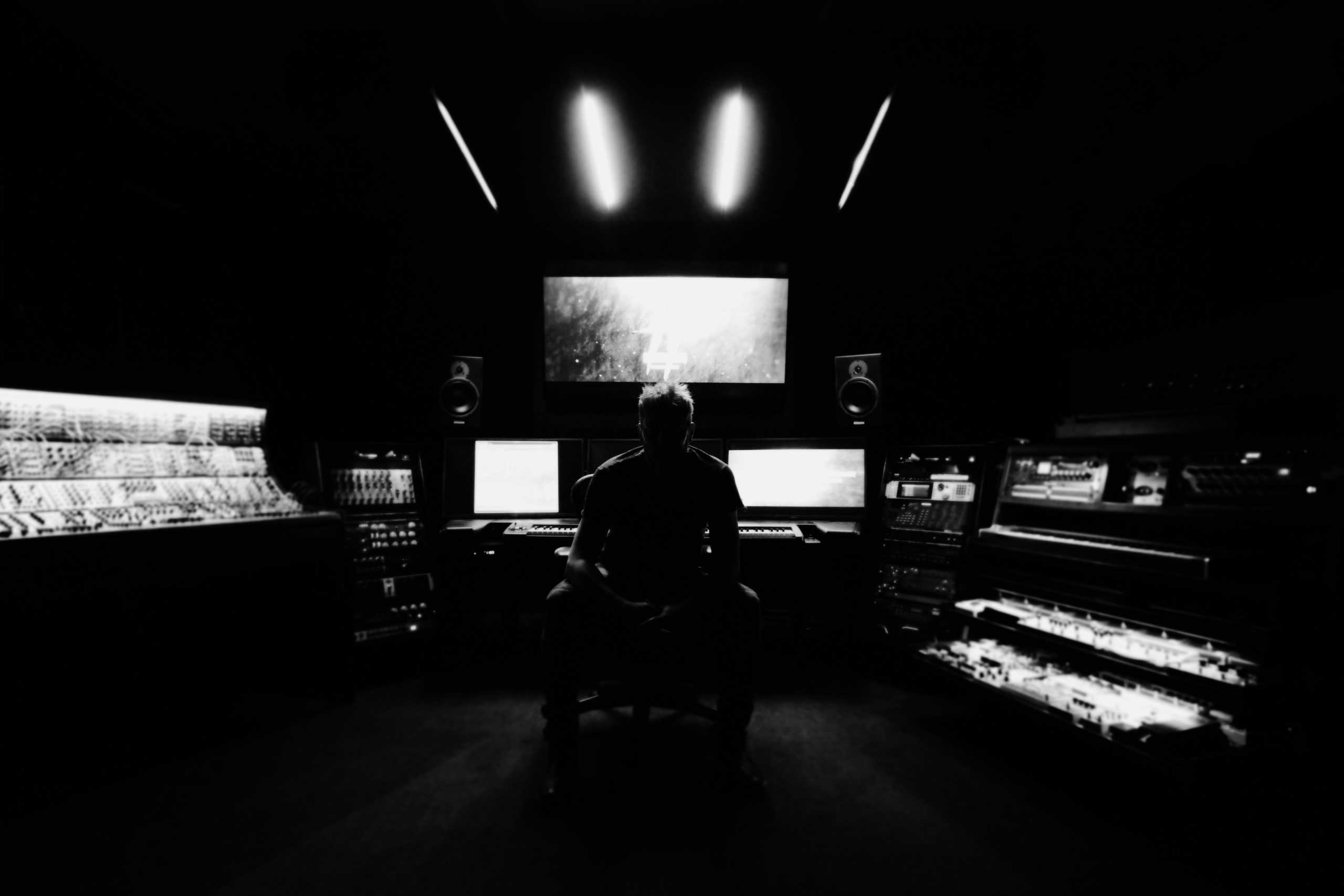 Hard-Hitting HAMMERS Produced by Spitfire Audio in Collaboration with Composer Charlie Clouser 31 Charlie Hammers4 scaled