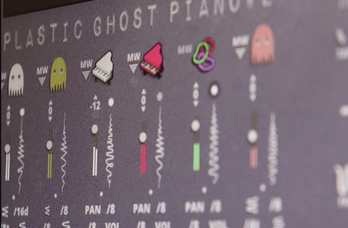 PLASTIC GHOST PIANO#2 is a Glitchy, Wonky Piano that will Blow your Mind!