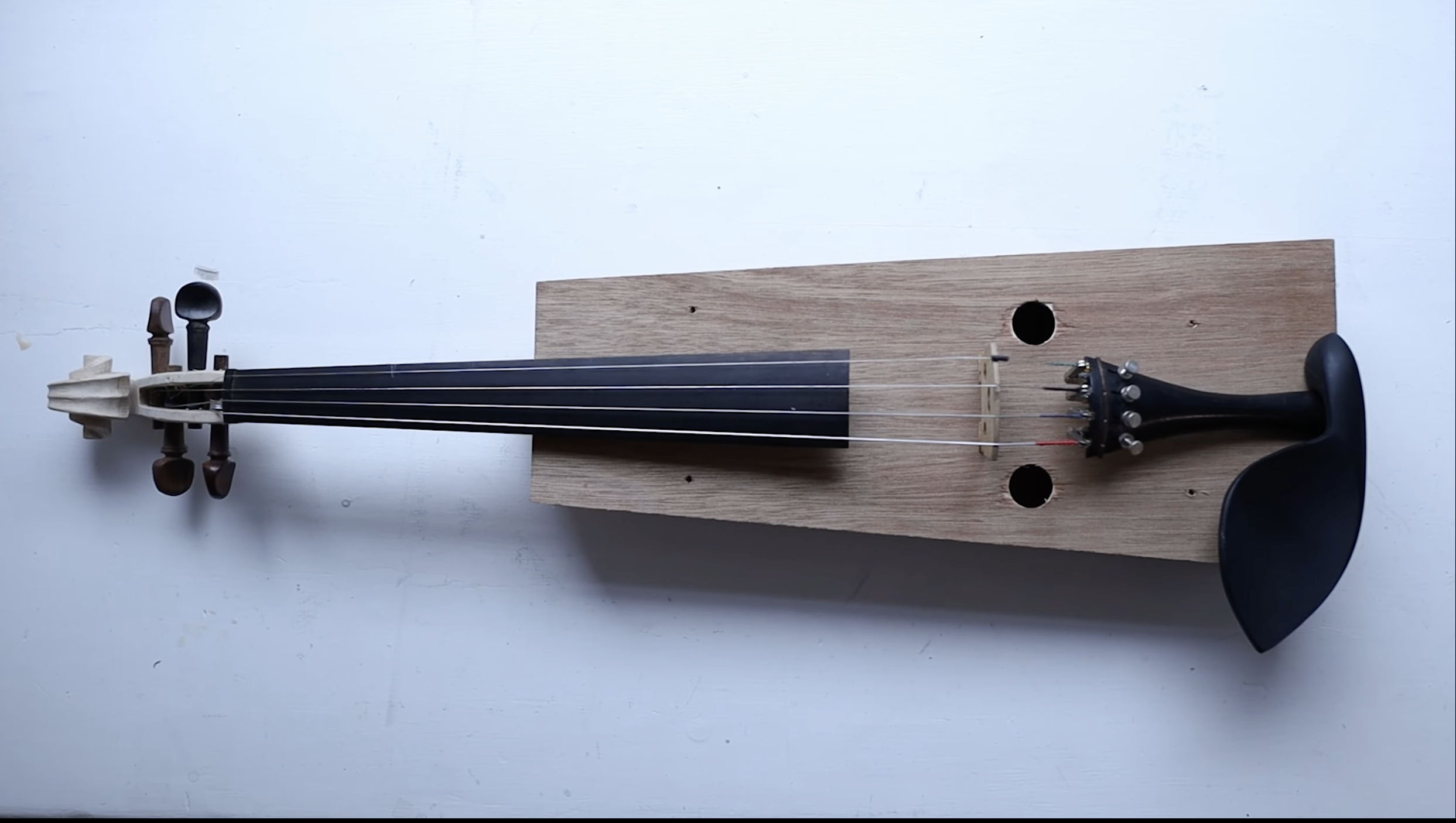 I Built a Violin with a Reverb Tank Inside of it￼
